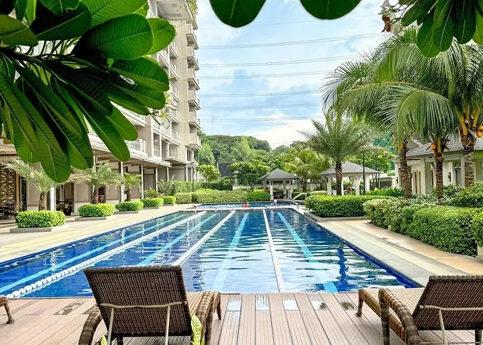 At Fairway Terraces Near Naia T3 Apartment